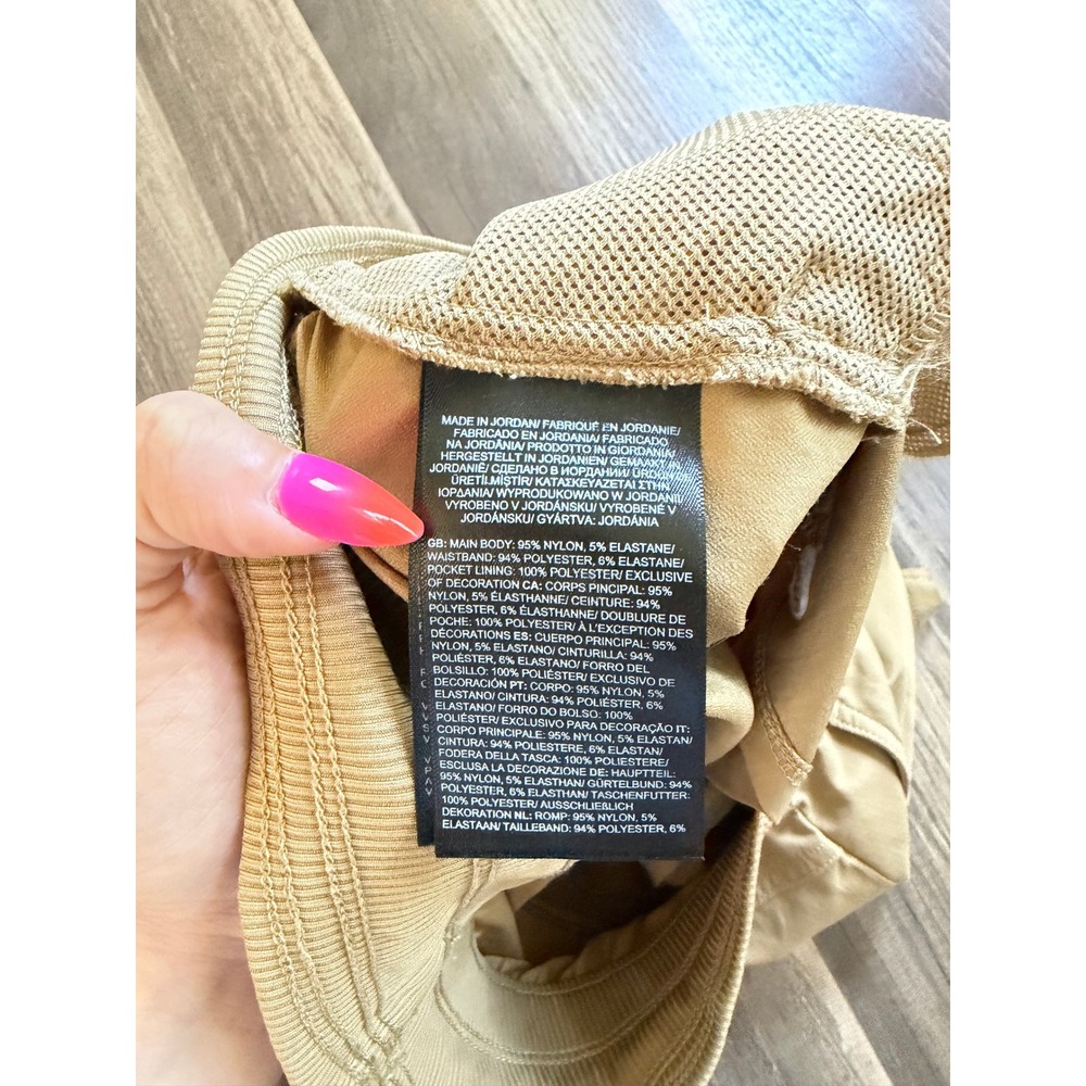 The North Face Aphrodite 2.0 Shorts Womens Small Tan Excellent Hiking Outdoor - Picture 6 of 7